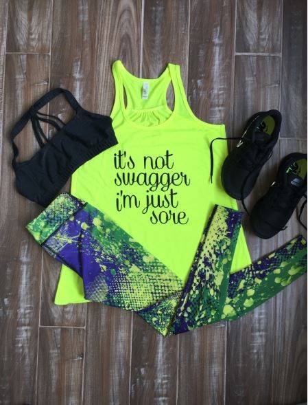 Paint Splatter Leggings with It’s Not Swagger I’m Just Sore shirt – Cute fitness outfits and clothes for girls and women