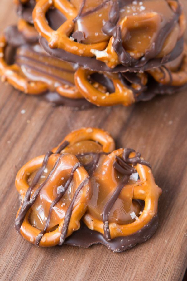 Salted Caramel Pretzel Bites are the most addicting thing ever but it’s worth it!