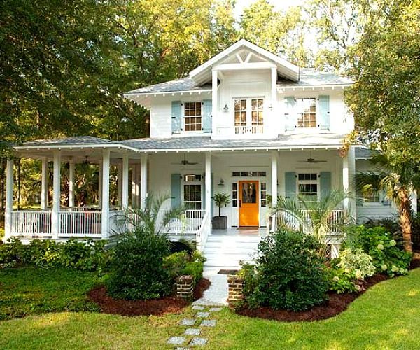 This “coastal cottage” featured in Better Homes and Gardens belongs to an active family of four.
