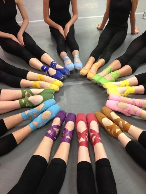 This looks so cool having all of the different colors together. It would be a great idea to do with some pointe friends.