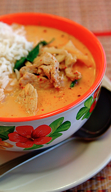 Whole 30 Chicken Curry with Cauliflower Rice – I’d substitute the chicken for cod or tilapia. YUM!
