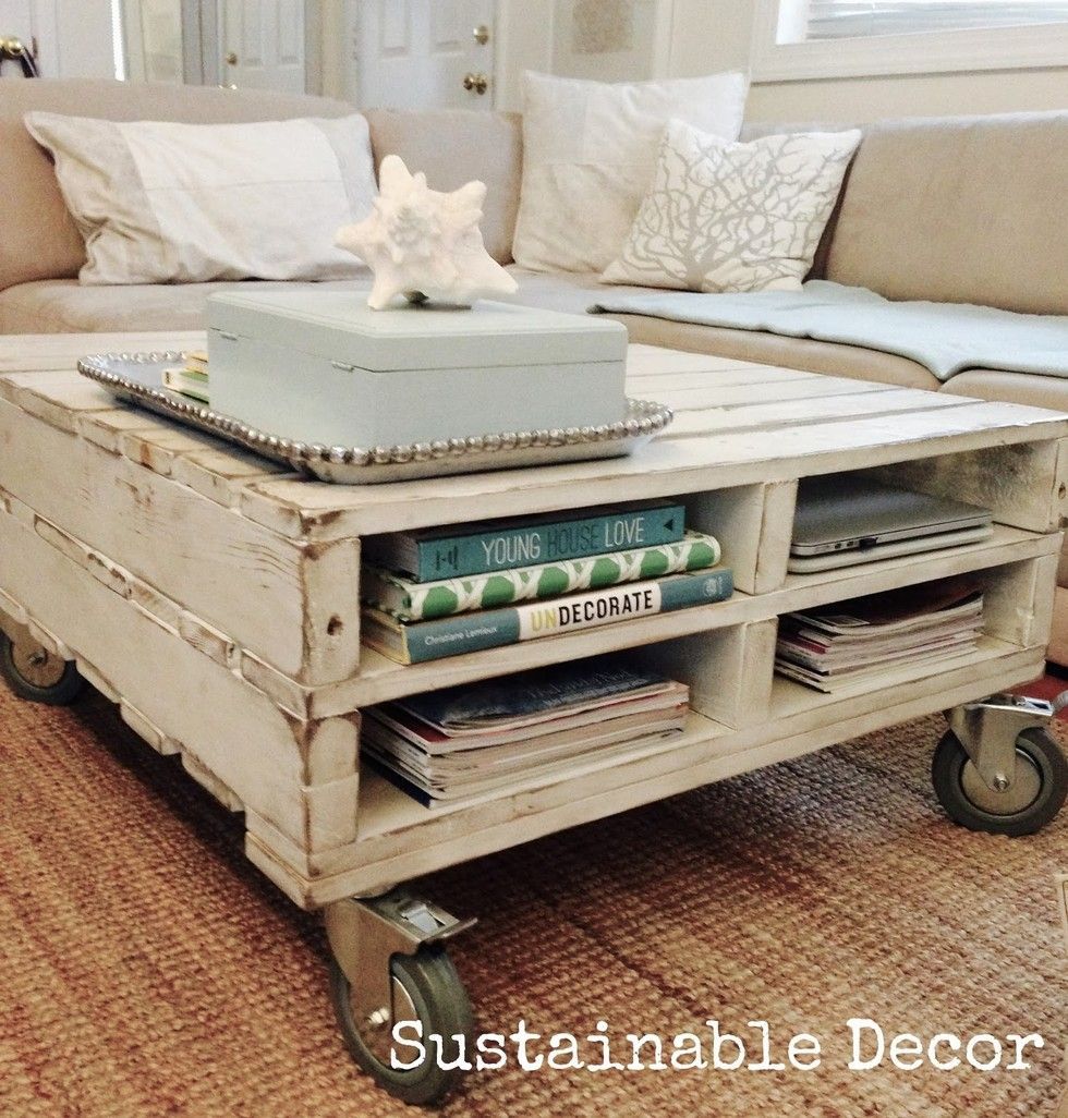 build a rolling coffee table out of shipping pallets