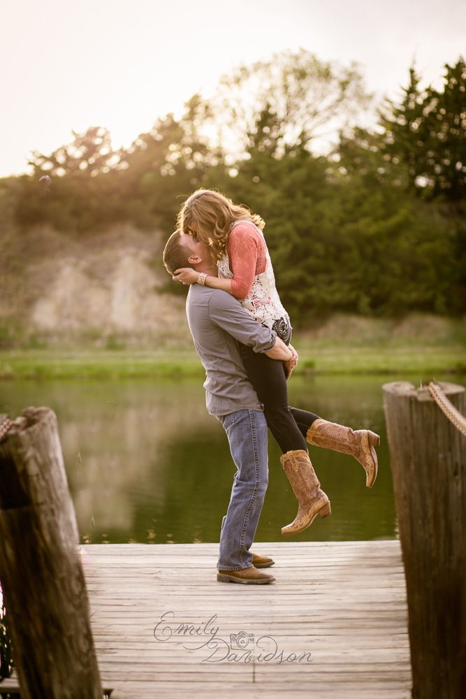 Country romance. Engagement photo poses and ideas :) Emily Davidson Photography