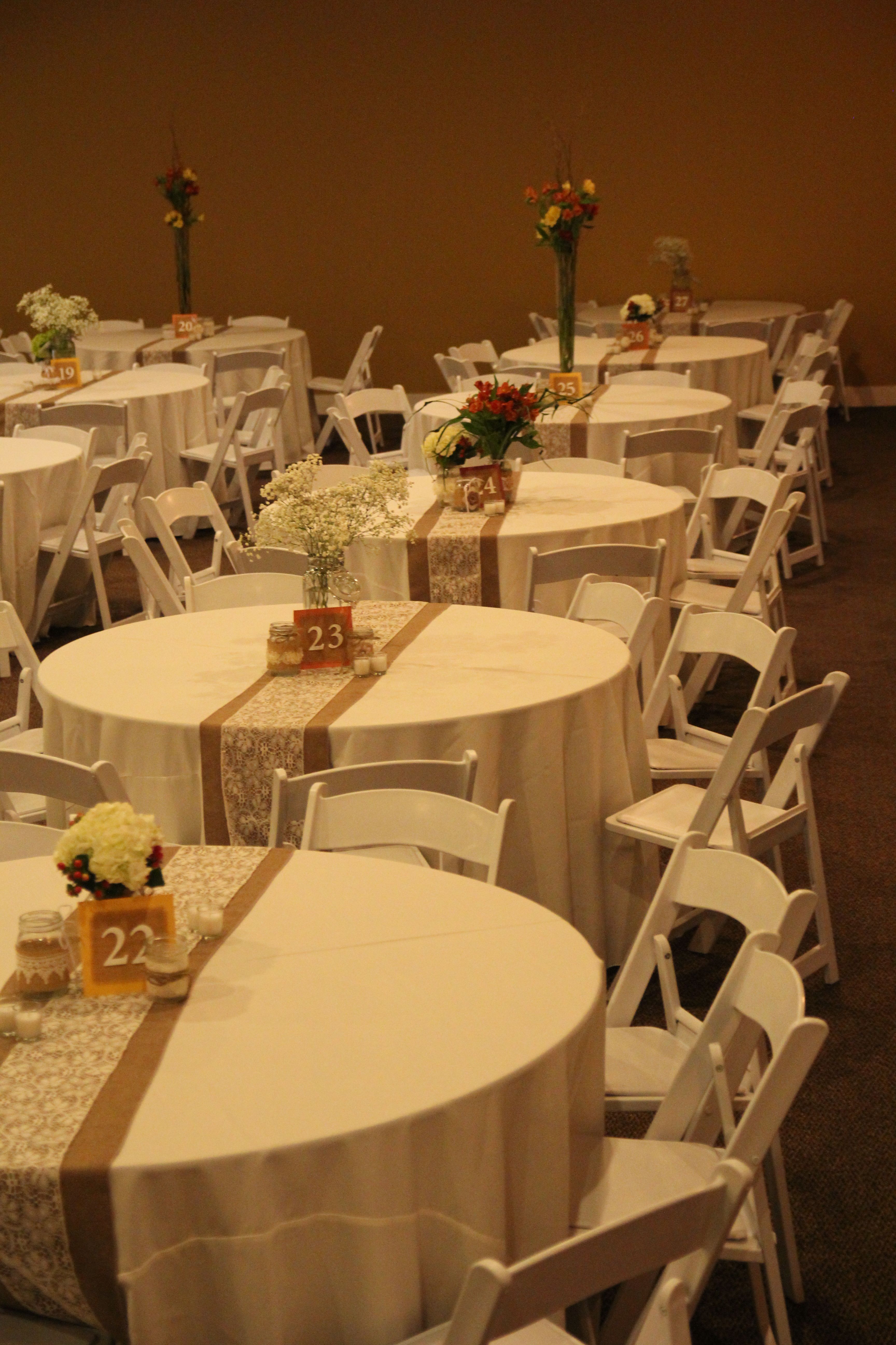 Fall Wedding. Burlap and lace table runner. Simple decoration for a great rustic chic wedding. Reception decorations!