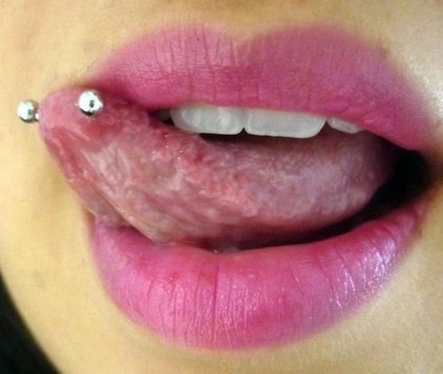 [via Jeannie Cossey] ~ fantastic & tantalizing horizontal tongue tip piercing