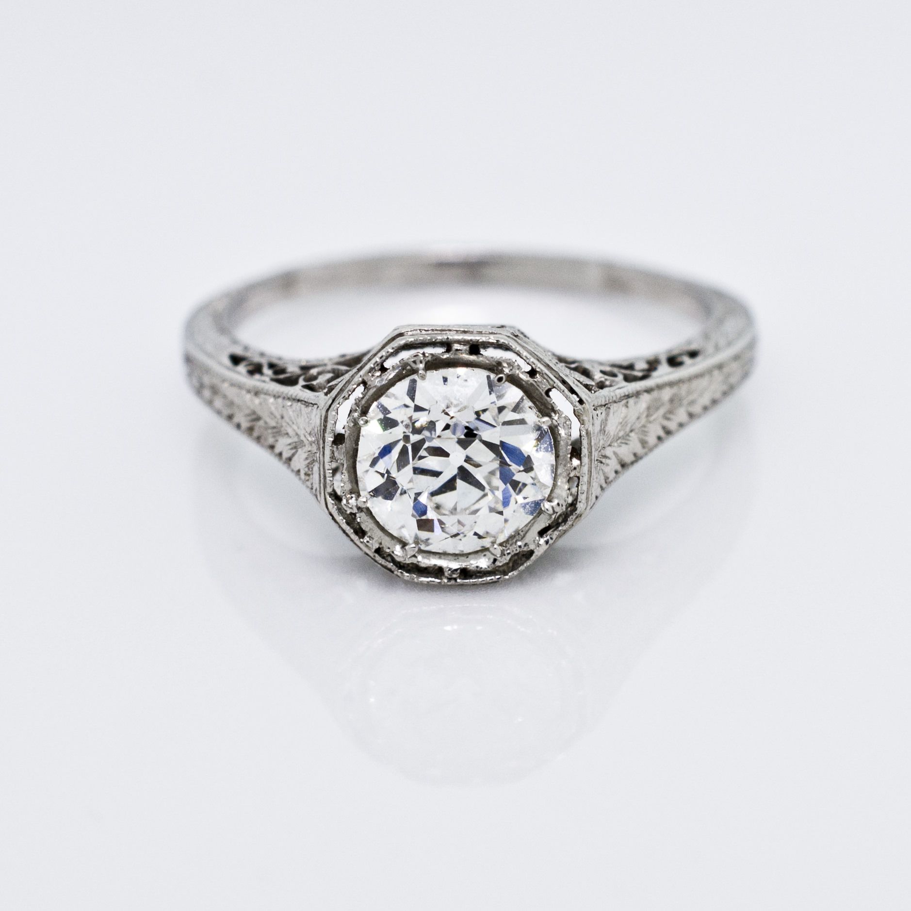 Vintage Filigree Diamond Platinum Ring -   Vintage diamond rings