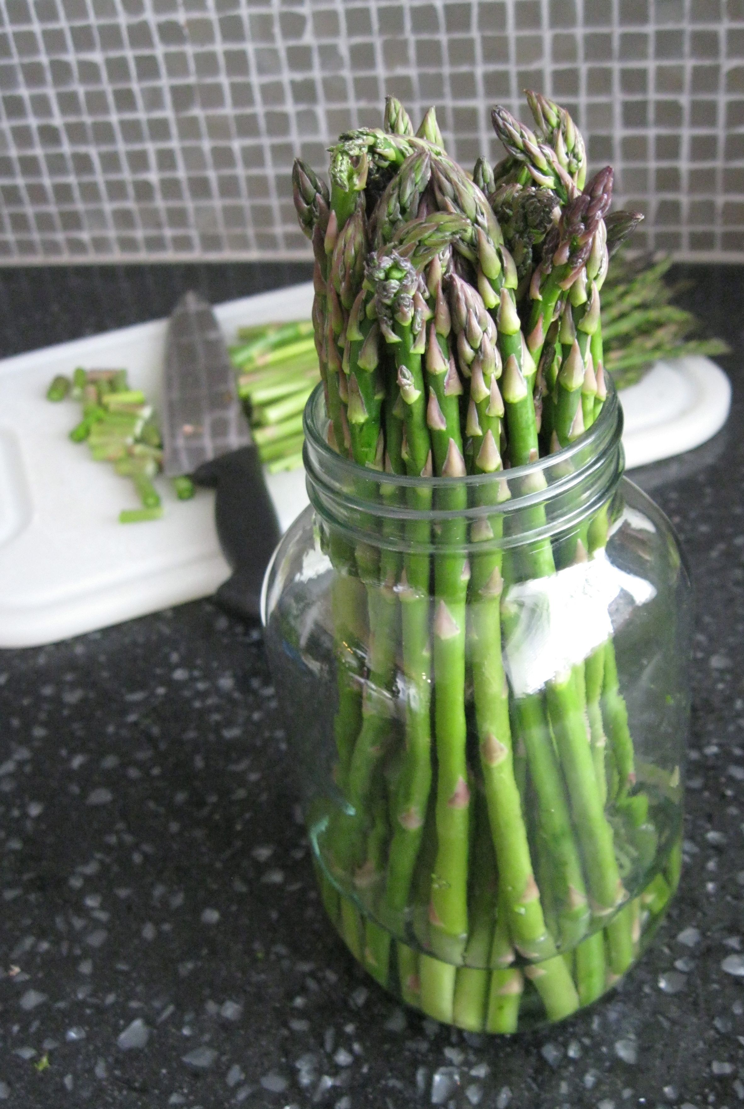 How to store fresh asparagus up to two weeks.