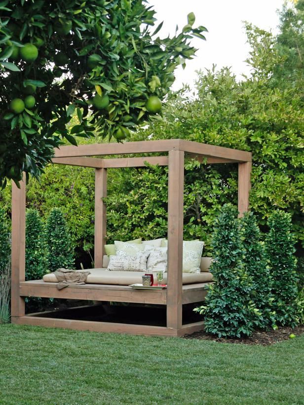 Outdoor Lounging Spaces: Daybeds, Hammocks, Canopies and More : Page 21 : Outdoors : Home & Garden Television