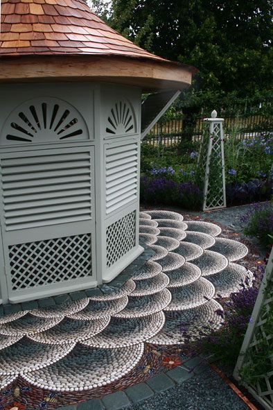 Amazing Maggy Howarth from Cobblestone Designs. What amazing art to have in the garden. Like poetry in stone!