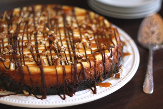 Barefeet In The Kitchen: Turtle Cheesecake with Caramel, Chocolate and Pecans