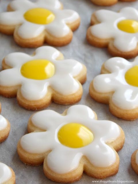 DAISY SUGAR COOKIES (Recipe from Martha Stewart) *Makes about 2 dozen cookies*  YOU WILL NEED: SUGAR COOKI