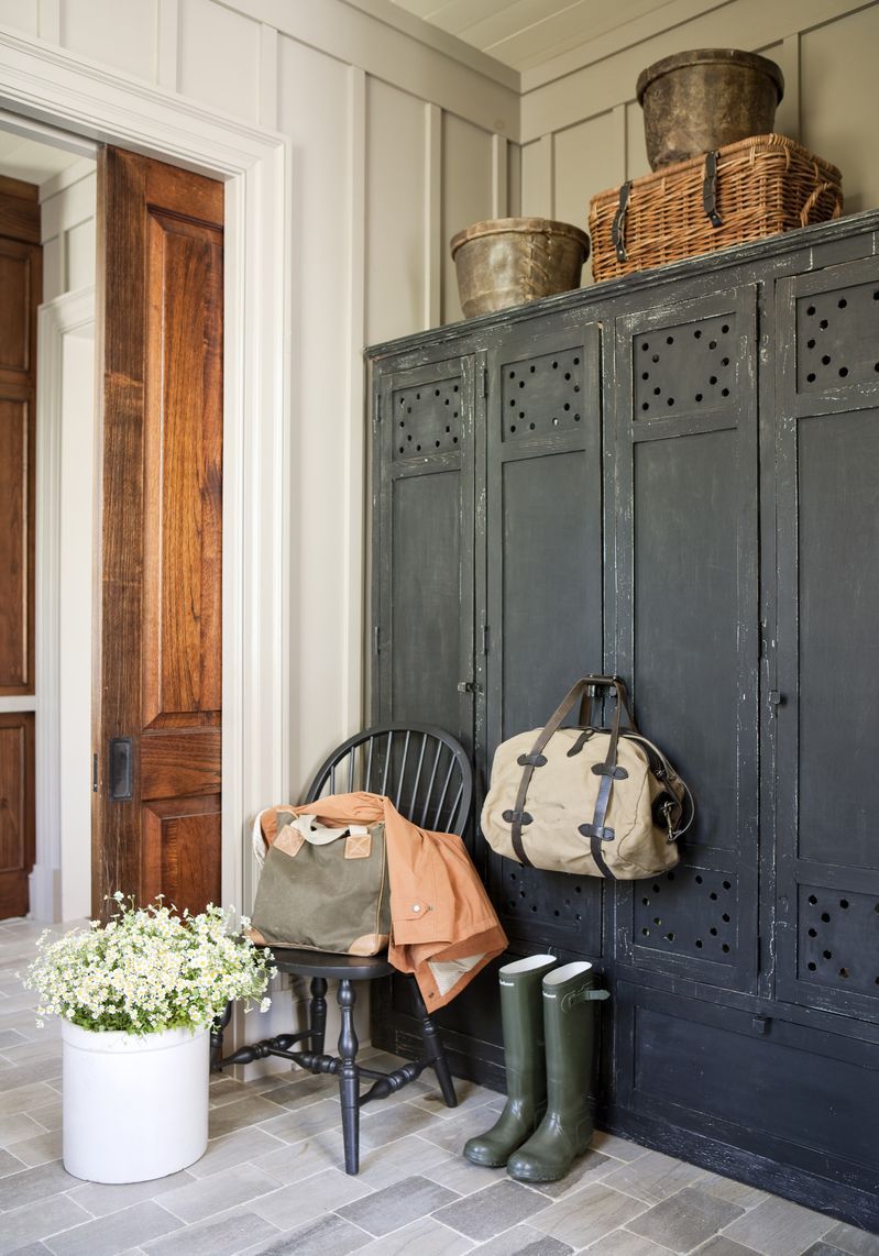 Farmhouse Entry and Hall in Knoxville, TN by Suzanne Kasler Interiors