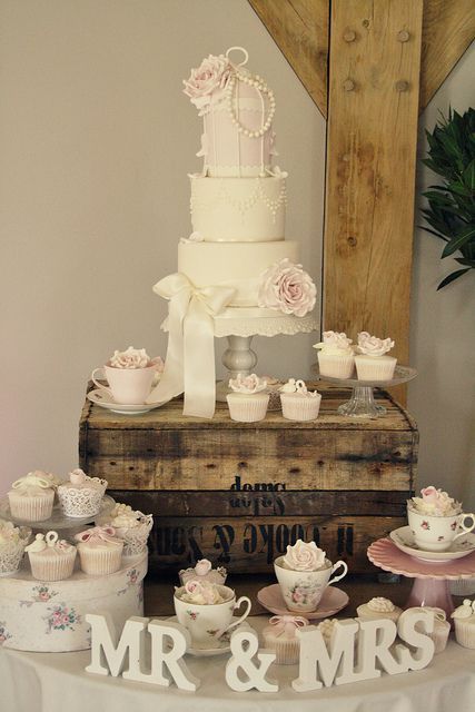 Hannah & Matt’s wedding cake – Redhouse Barn | Flickr – Photo Sharing!