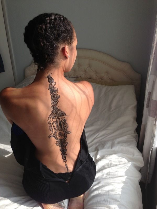 Henna on the back..this would be an awsome back tattoo