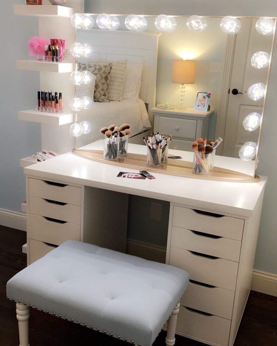 Major #vanitygoals!  This jaw dropping setup by @guisellx3 features the Impressions Vanity Glow XL Pro in
