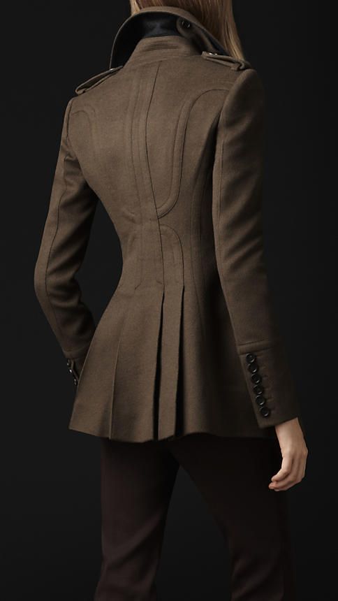 This coat…THIS COAT!!! Burberry – WOOL CASHMERE TAILORED COAT