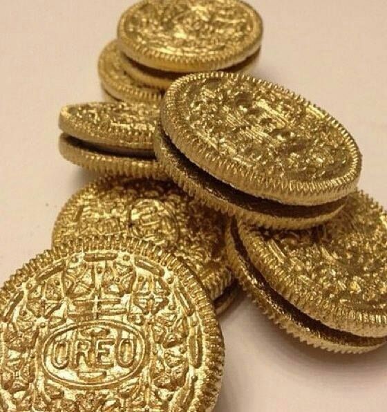 A PIRATE BIRTHDAY PARTY ESSENTIAL – GOLD! Gold Oreos, Edible paint/spray. For a kids birthday pirate party