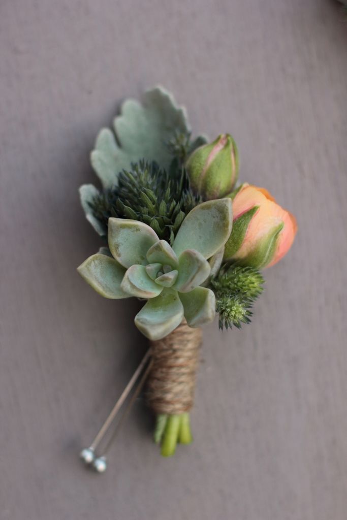 Boutonniere – Succulent, but without the peach — maybe an ivory or blush with a couple snowberries? (love