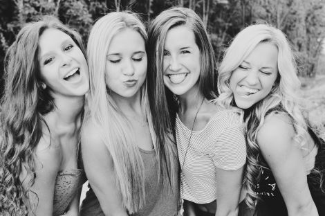if you got a group of four girls to all do this, it would be the cutest picture ever..