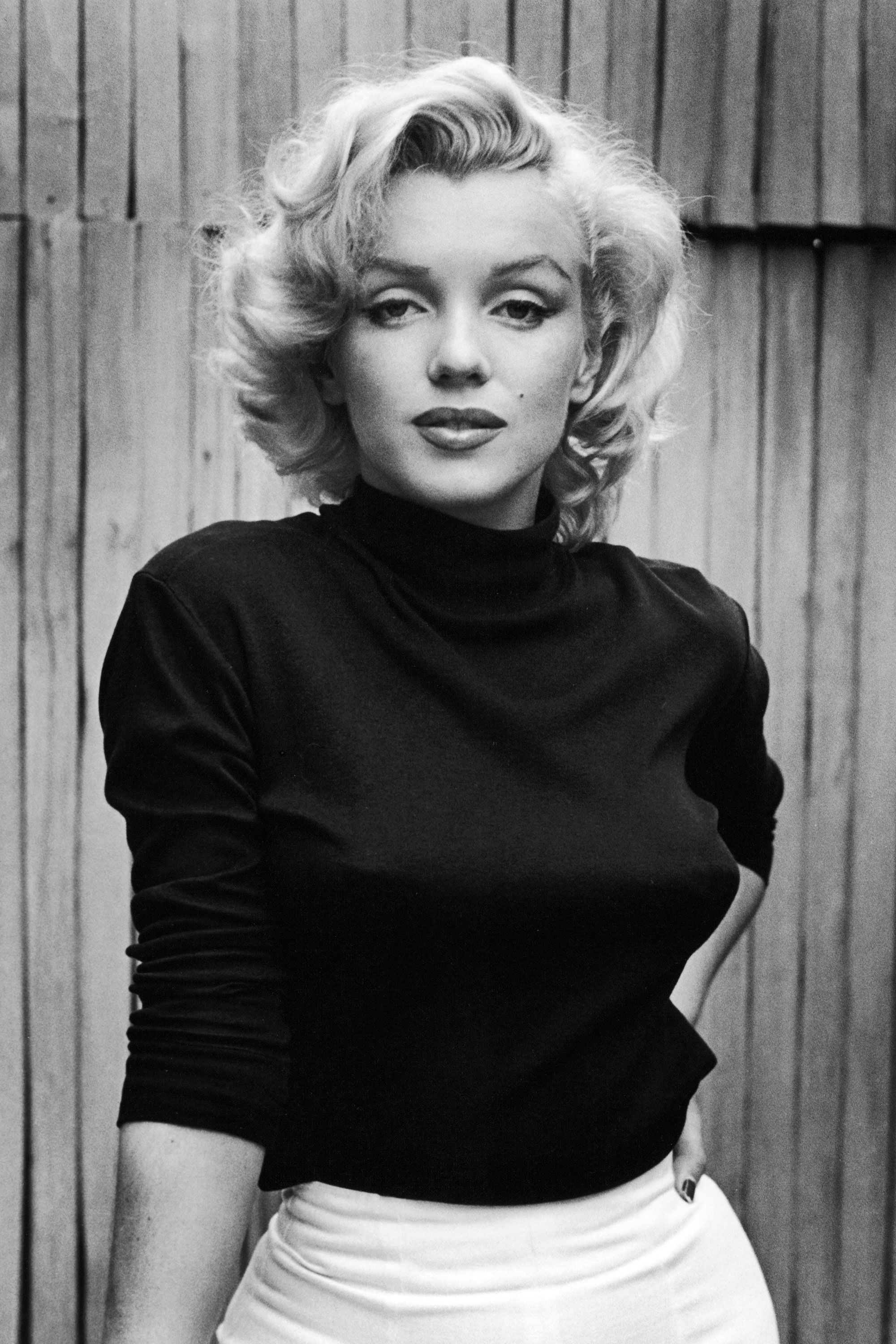 Marilyn Monroe is my IDOL because even tho she was curvy. had thighs and stretch marks. She is known as on