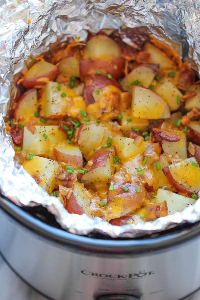 Slow Cooker Cheesy Bacon Ranch Potatoes – The easiest potatoes you can make right in the crockpot – perfec