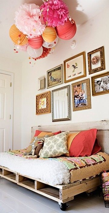 this pom cluster is the inspiration for my girls room…love love love it!