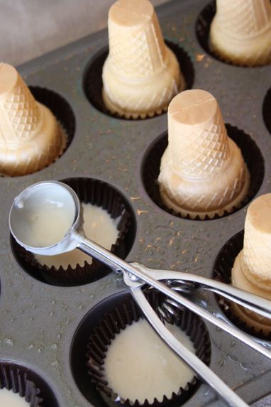 icecream-cone-cupcake – This is the perfect way to make them! So much easier than filling the cones wi
