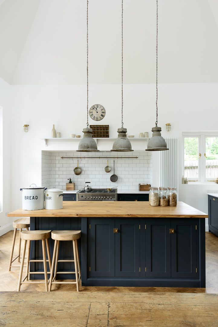 A lovely big island by deVOL with oiled oak worktops to match our weathered oak…