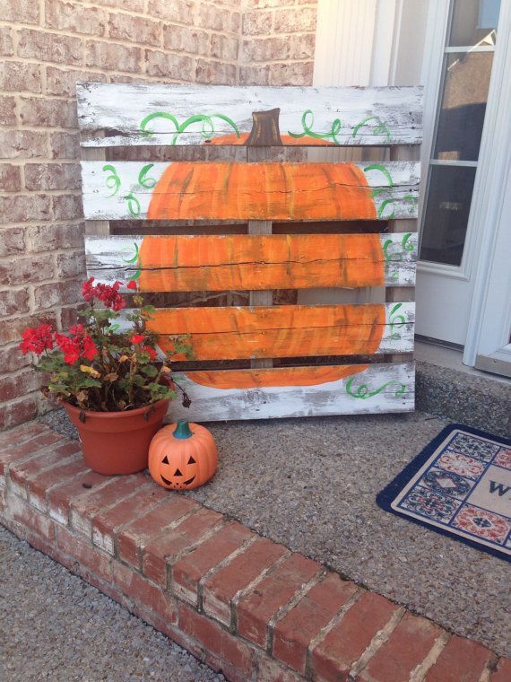 Perfect addition for your fall front door! Can be personalized with an initial or saying for an additi
