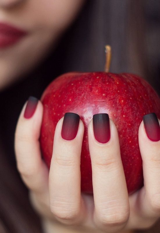 20 Fabulous Fall/Winter Nail Trends: #16. Dark Ombre Nails