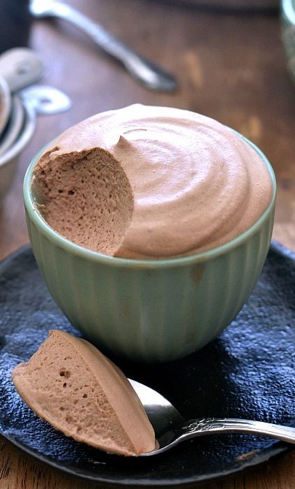 Bailey’s Chocolate Mousse – Deliciously light, fluffy chocolate mousse infused w