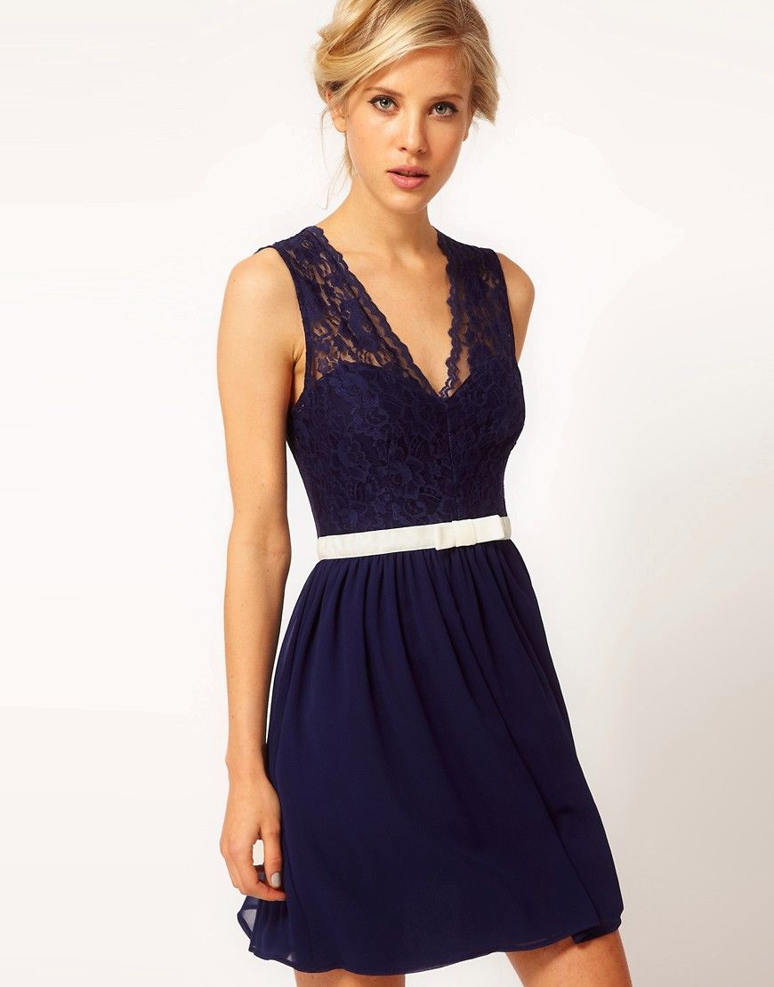 Scalloped Lace Dresses Collection