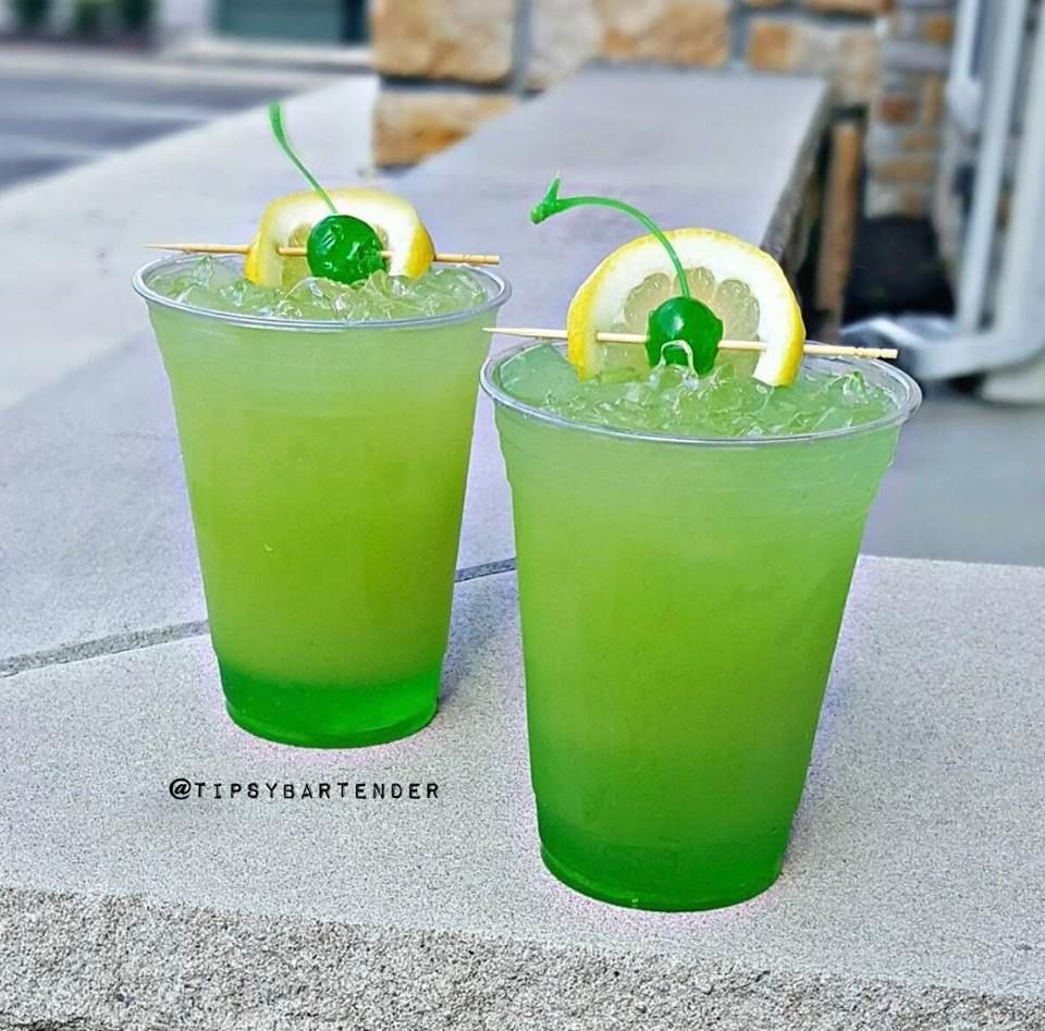 Green Goblin Cocktail – For more delicious recipes and drinks, visit us here: www.