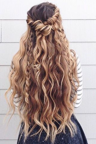 Rapunzel has nothing on her!  Just love how thick these locks look not to mention