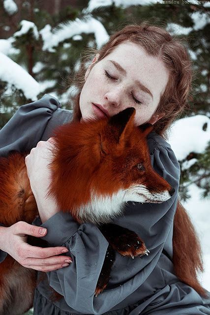 White Wolf : The Girl And The Fox Cuddle In Beautiful Photographs by Alexandra Boc