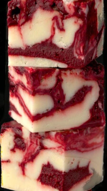 Winter White Red Velvet Fudge Recipe ~ A delicious, beautiful fudge for any season