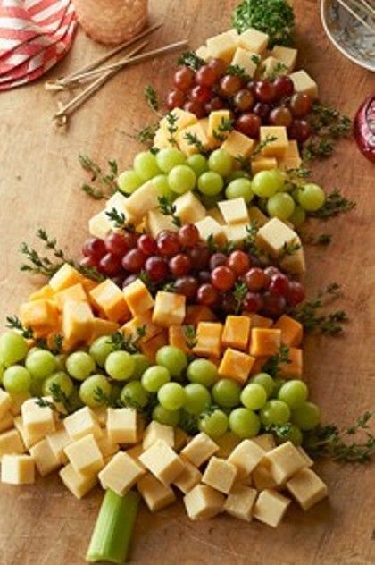 Christmas Tree Cheese Board~T~.Really Cute! Just grapes, cheese and thyme.
