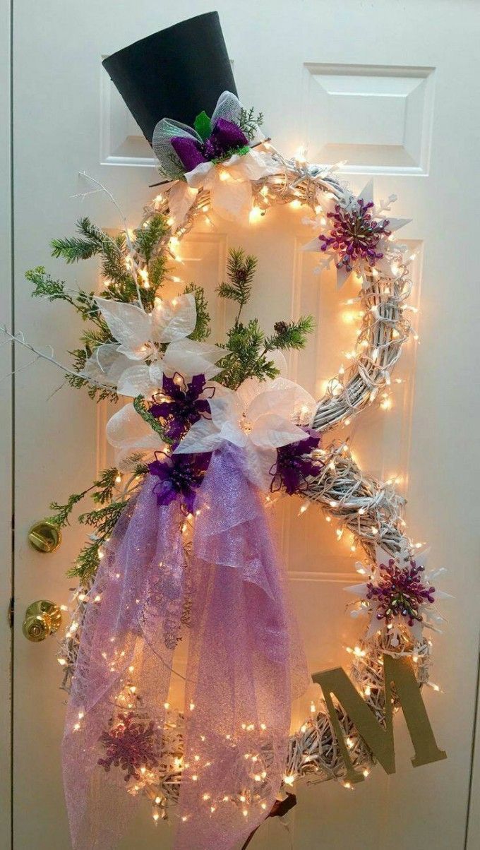 Lighted Snowman Wreath….these are the BEST Homemade Christmas Wreath Ideas!