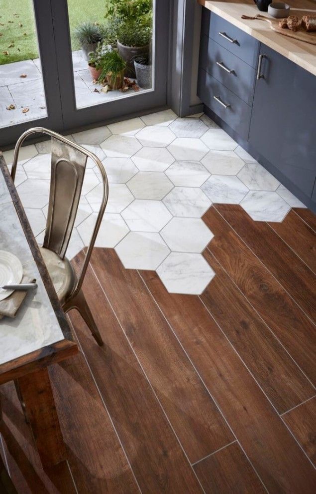 One of the major 2016 tiling trends is the use of tiles in different materials, sh
