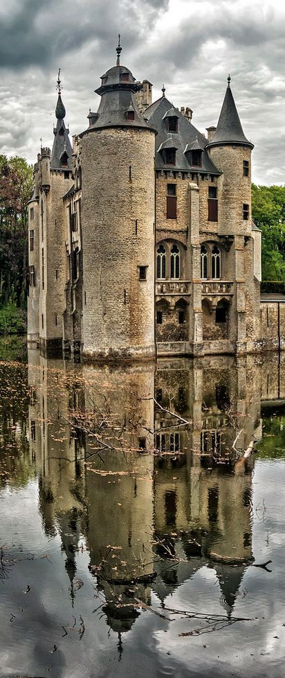 bonitavista: “  Vorselaar Castle, Belgium photo via martha ”