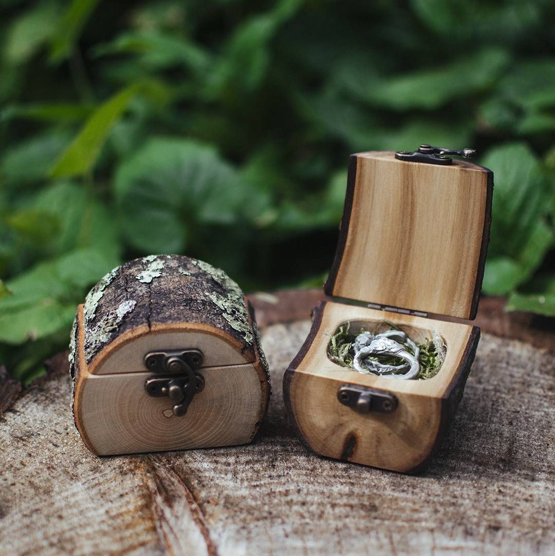Natural Wood Log Ring Box by Jaccob McKay Studios, Melbourne Great for forest wedd