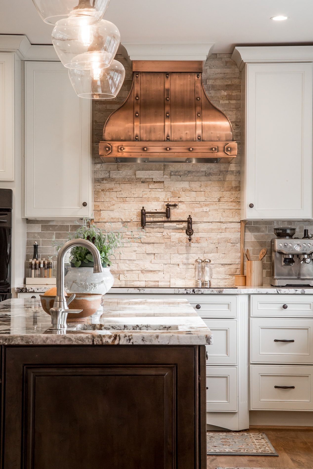 PIN 1 This is such a beautiful kitchen, love the mis-matched hardware finishes. Th