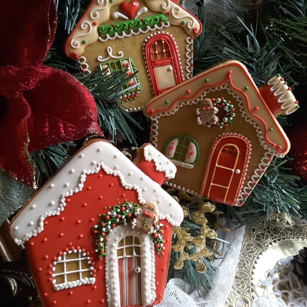Spicy Sweet houses decked out for Christmas. Cookies by Teri Pringle Wood