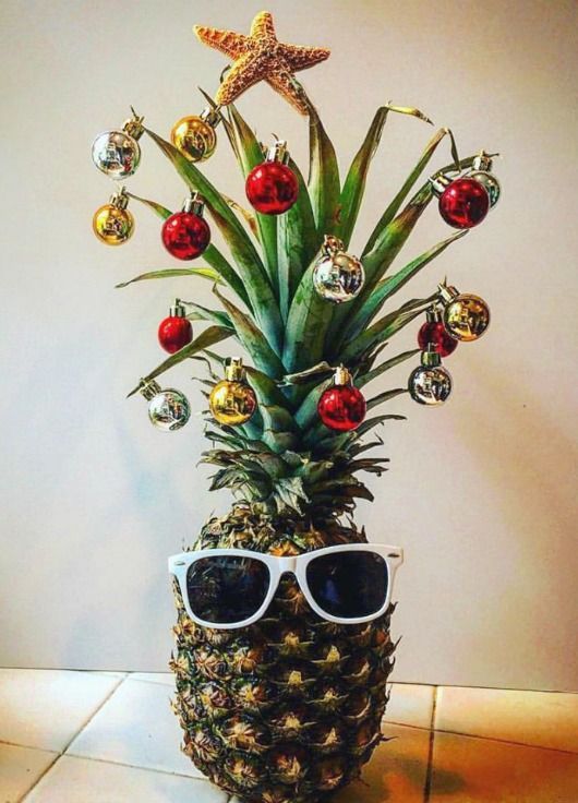 Fun Pineapple Christmas Tree Idea with a Tropical Island Flair… www.completely-c