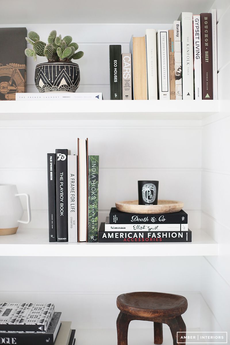 How to decorate and organize a bookshelf