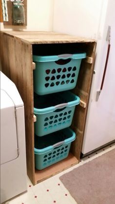 Laundry basket holder made from pallets