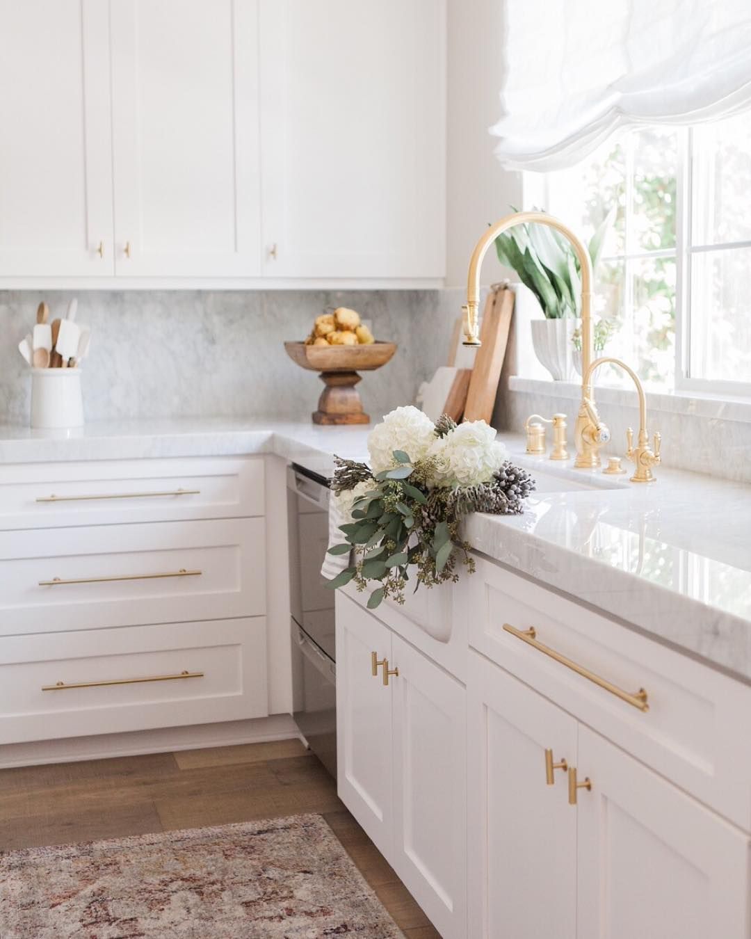 Looking in on this dreamy corner this Friday afternoon.  #baudinkitchenreno photography by @mandyoliverphoto