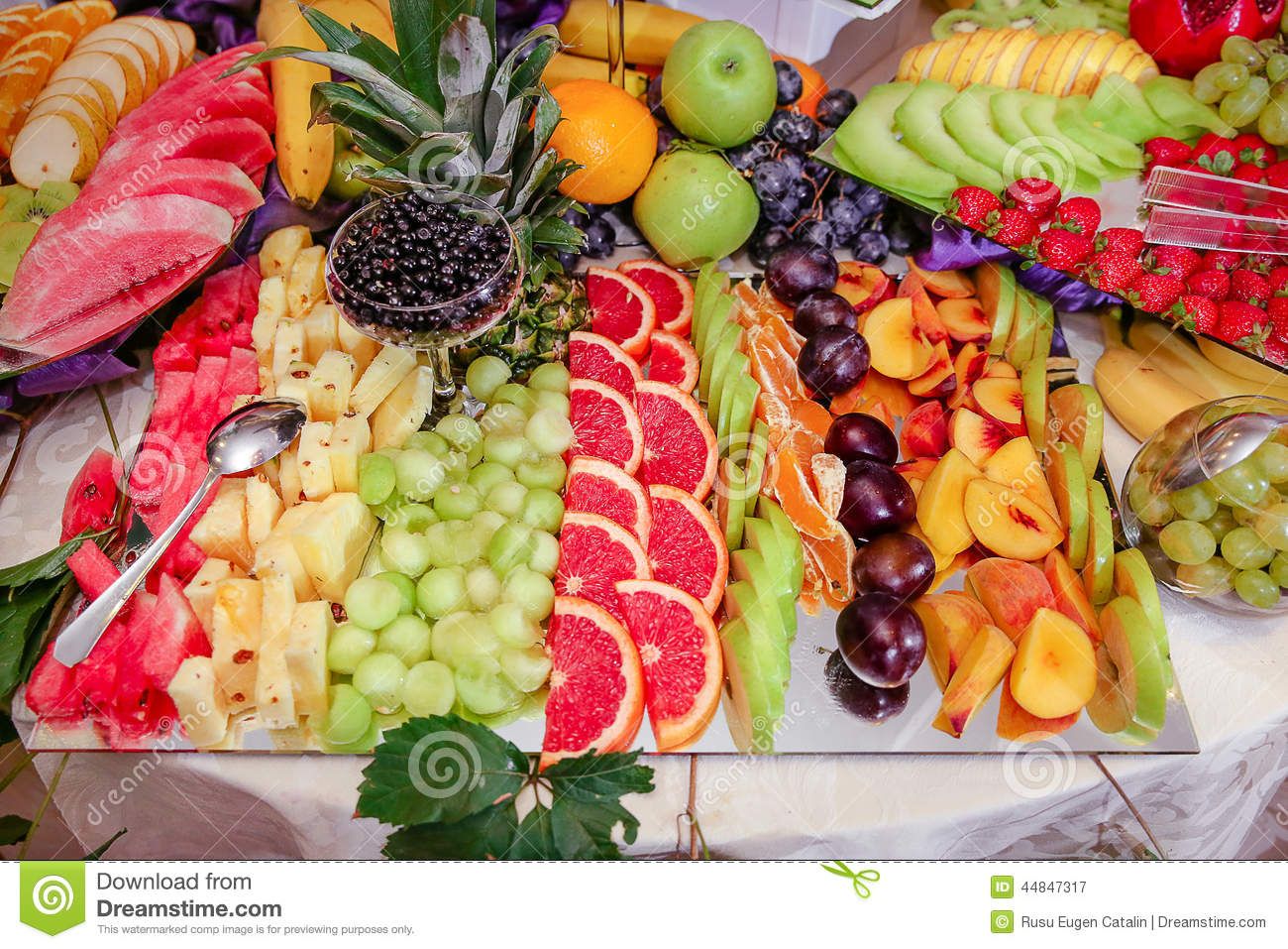 Wedding table decorations with fruits fresh well. -   Fruit decoration ideas