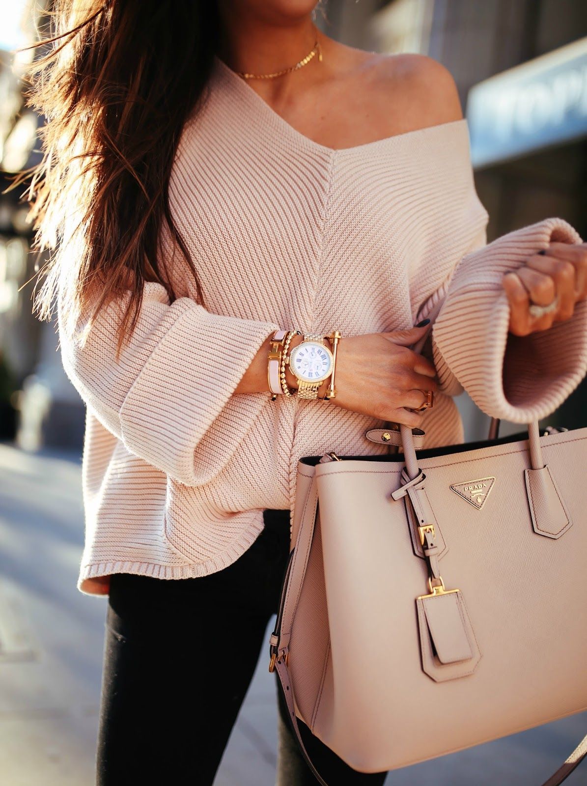 A Casual Off-The-Shoulder Sweater For This Winter