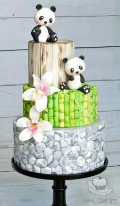 Adorable panda tiered cake – just too effing cute!